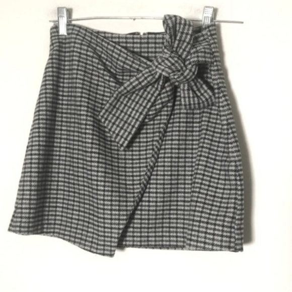 WILFRED | Wrap Front Skirt Tie Dorine Wool Plaid Houndstooth Mini Aritzia 00 xxs - Picture 3 of 6